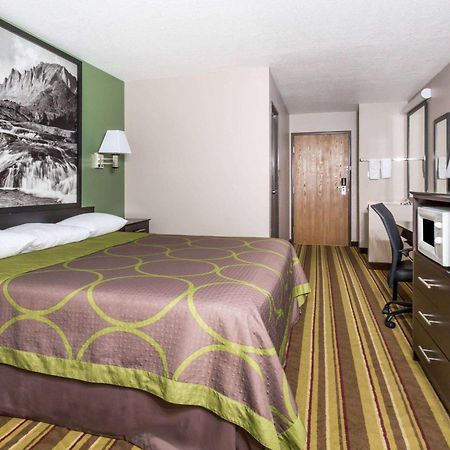 Super 8 By Wyndham Rock Springs Hotel Exterior foto