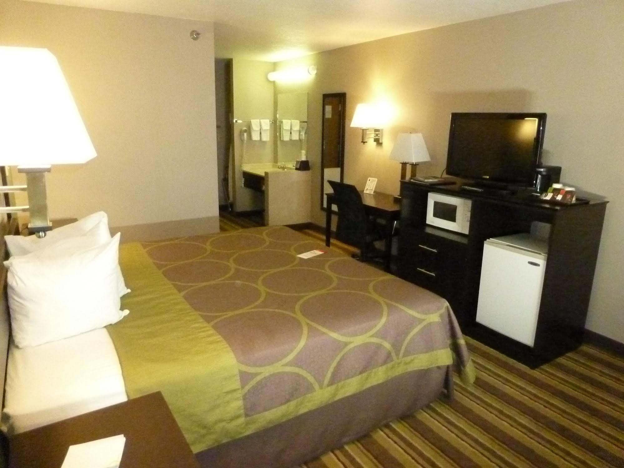 Super 8 By Wyndham Rock Springs Hotel Exterior foto