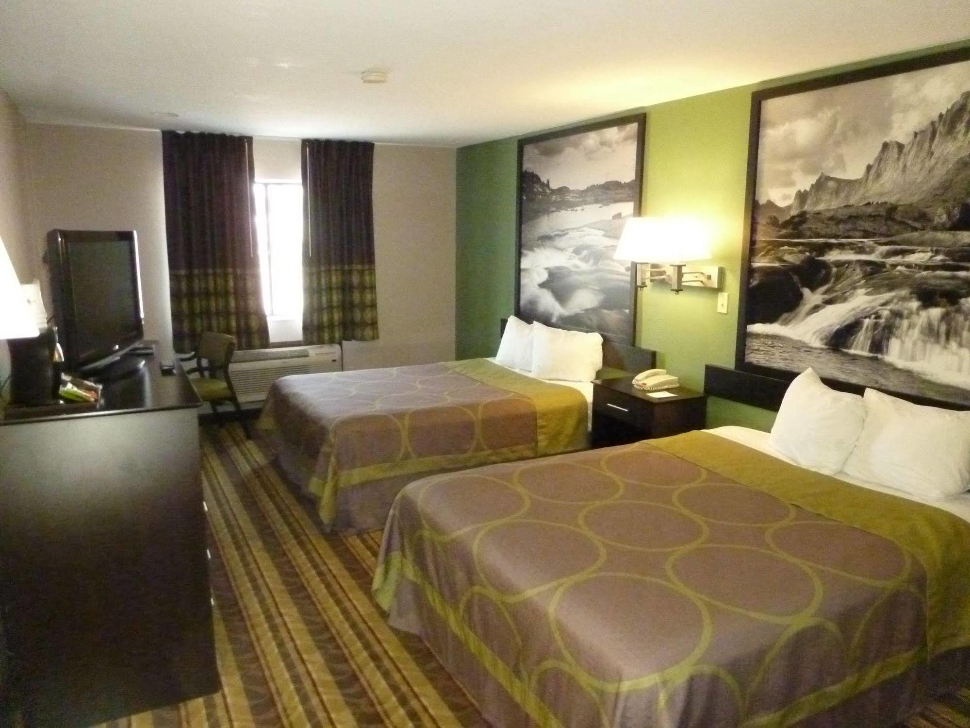 Super 8 By Wyndham Rock Springs Hotel Exterior foto