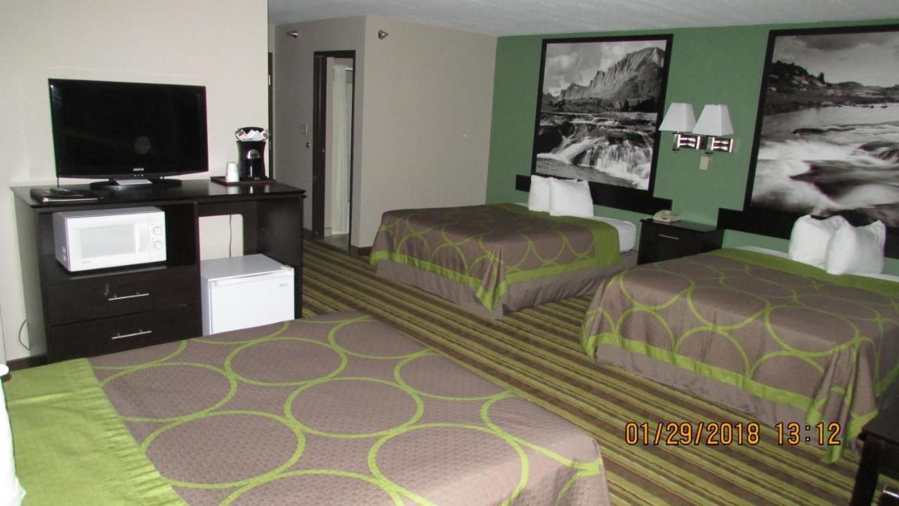 Super 8 By Wyndham Rock Springs Hotel Exterior foto